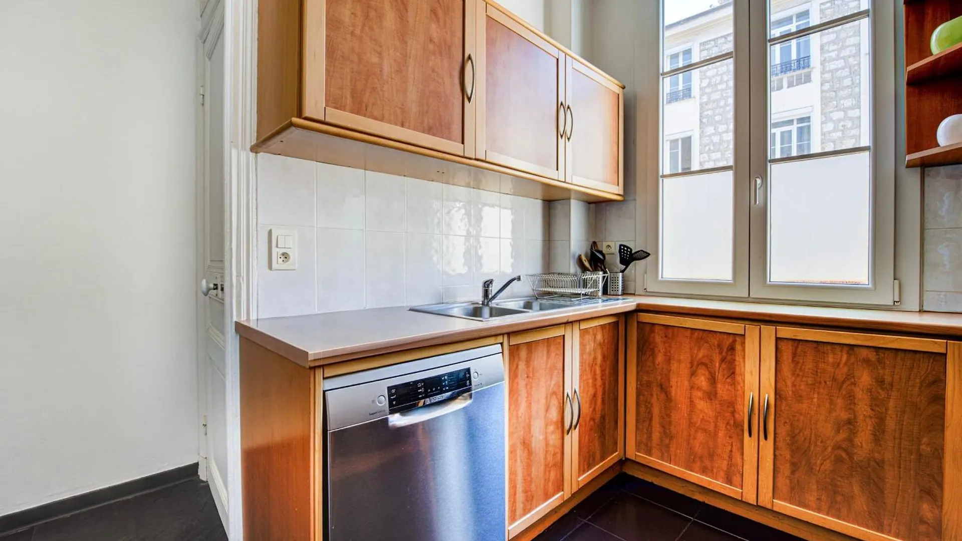 L'Ecrin Blanc Nicois - Welkeys Apartment Nice 0*,  France